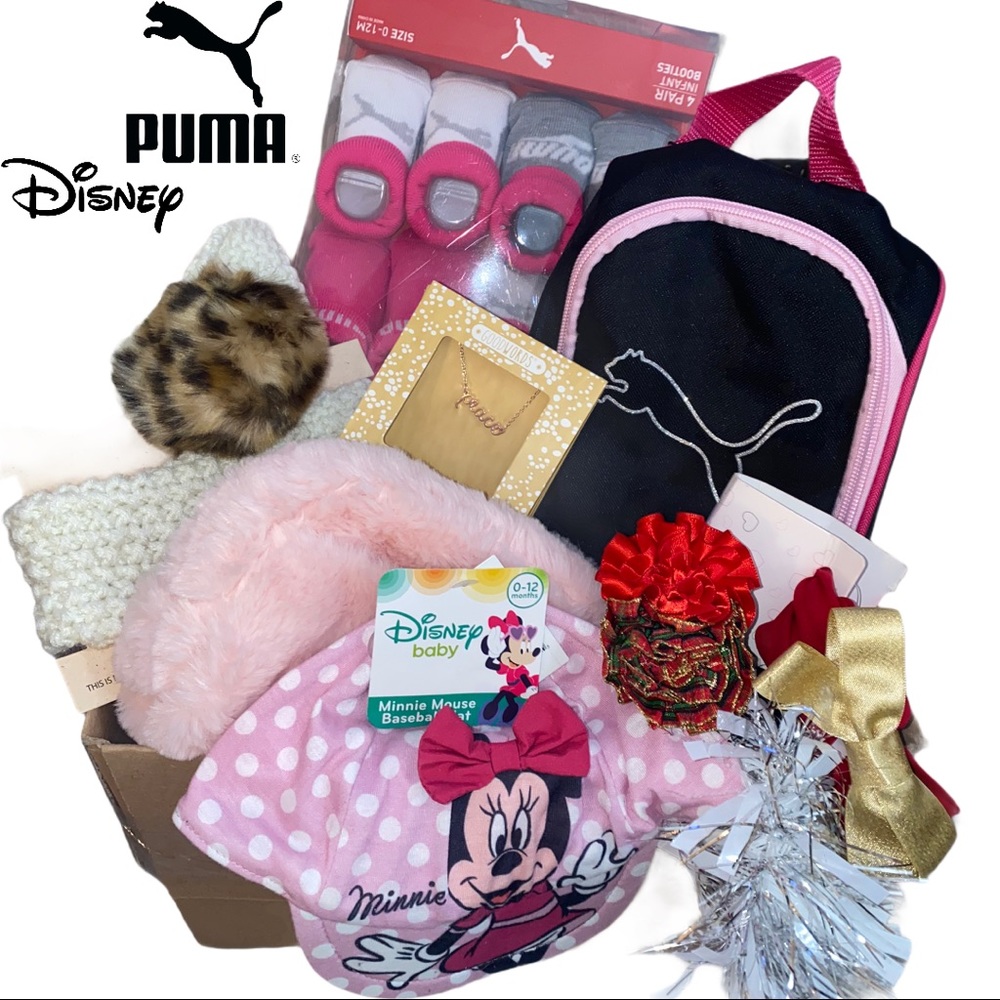 Disney Puma Christmas Gift Box Set - Picture 1 of 14